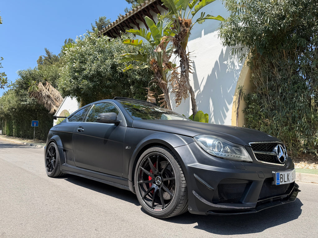 Premium mobile car wash service in Marbella